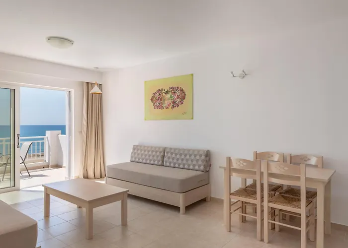 Marina Bay Apartmanhotel Radzaklí