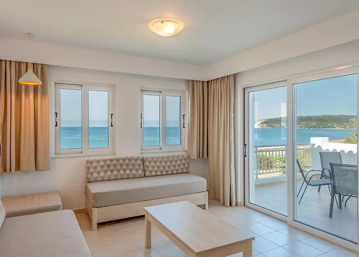 Marina Bay Aparthotel 3*